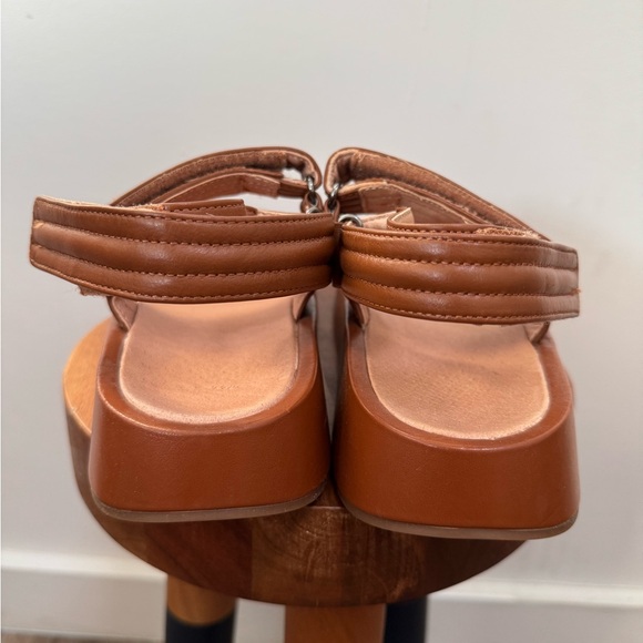 Madewell Brown Platform Sandals with Pleated Straps - Picture 4 of 6